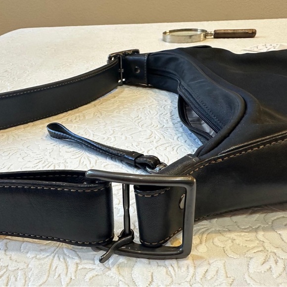 Vintage Coach Elegant Black Shoulder Bag - Picture 2 of 4